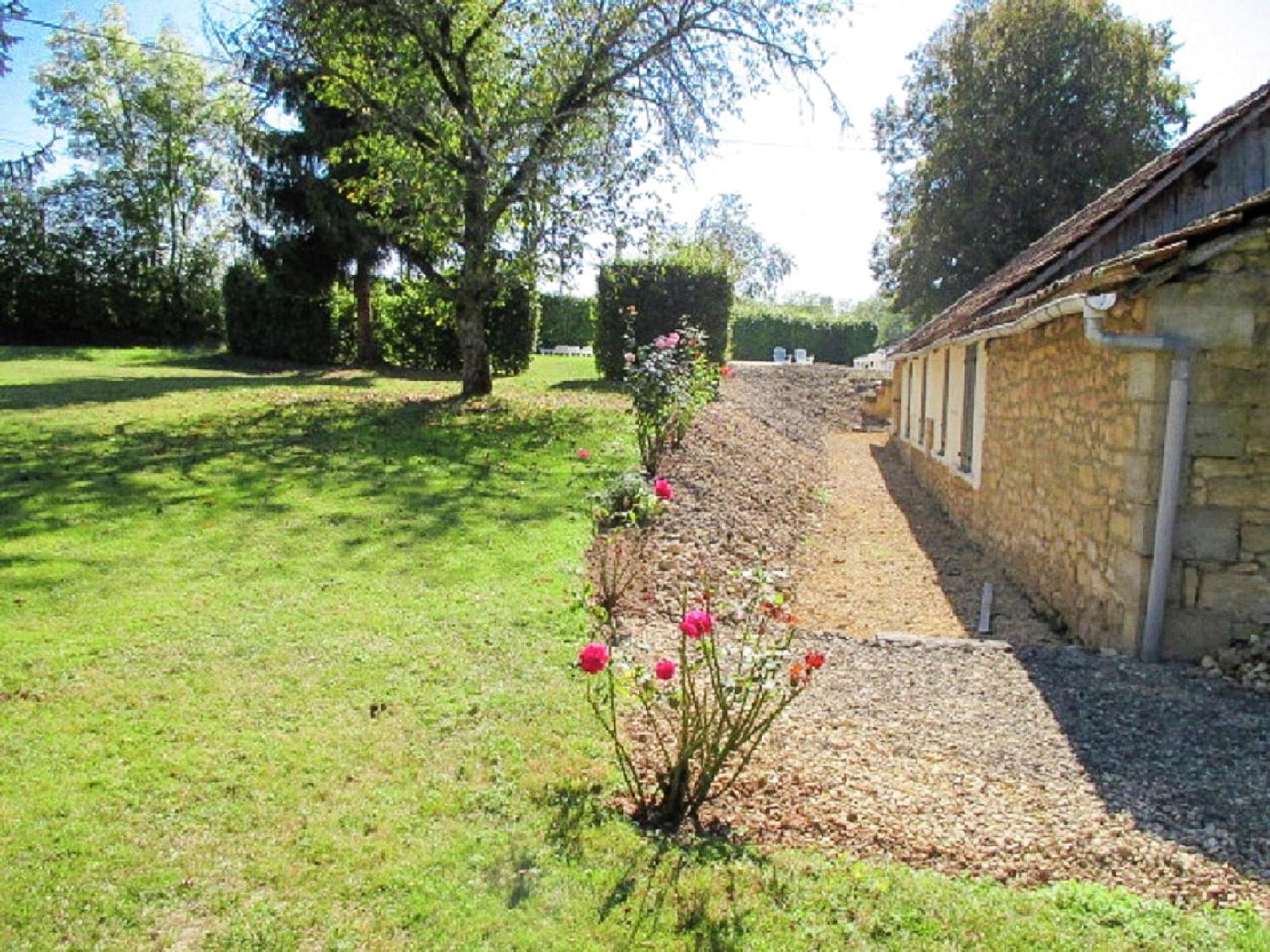 Appealing Apartment In Vezac With Swimming Pool Beynac-et-Cazenac Buitenkant foto