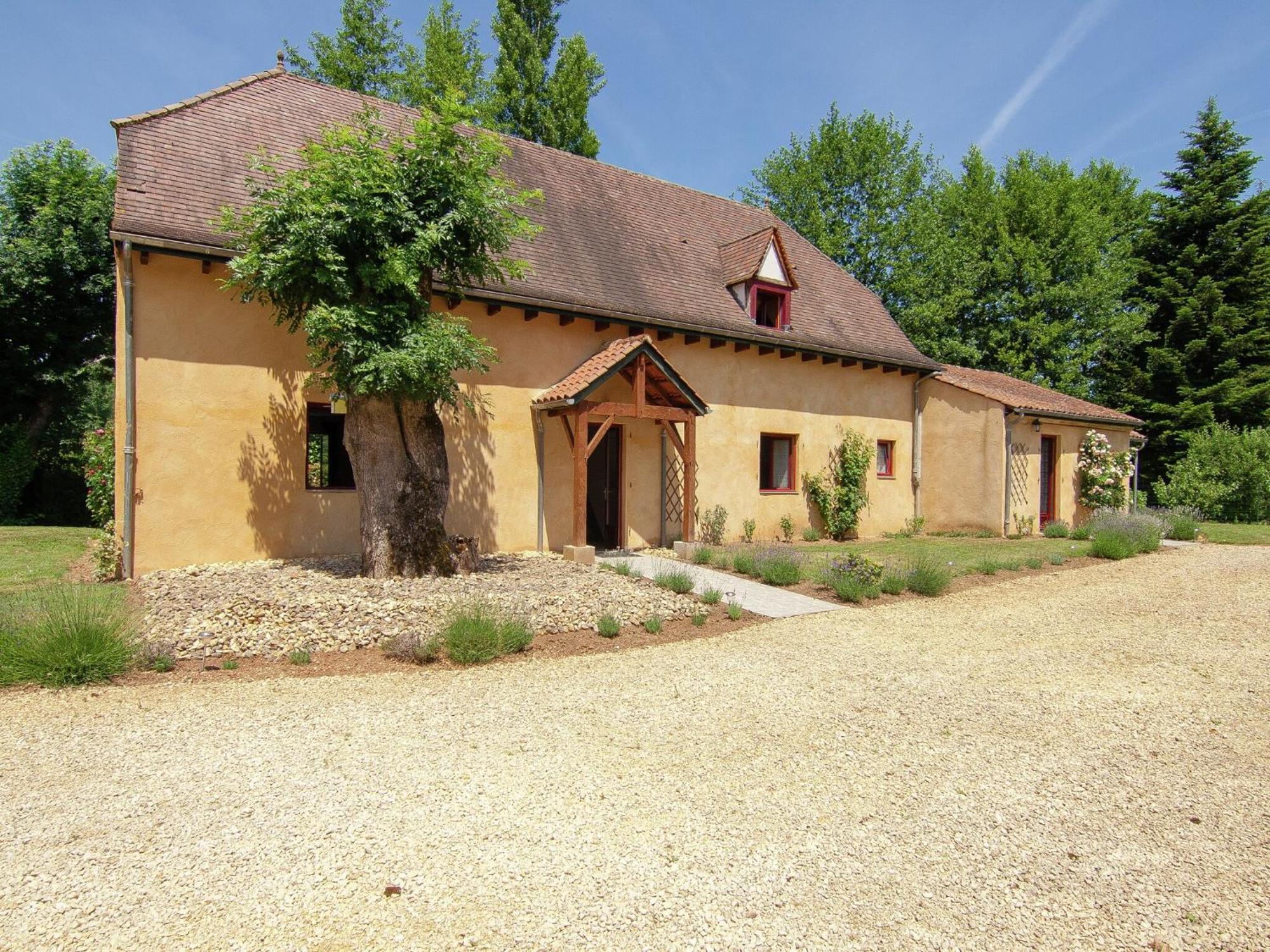 Appealing Apartment In Vezac With Swimming Pool Beynac-et-Cazenac Buitenkant foto