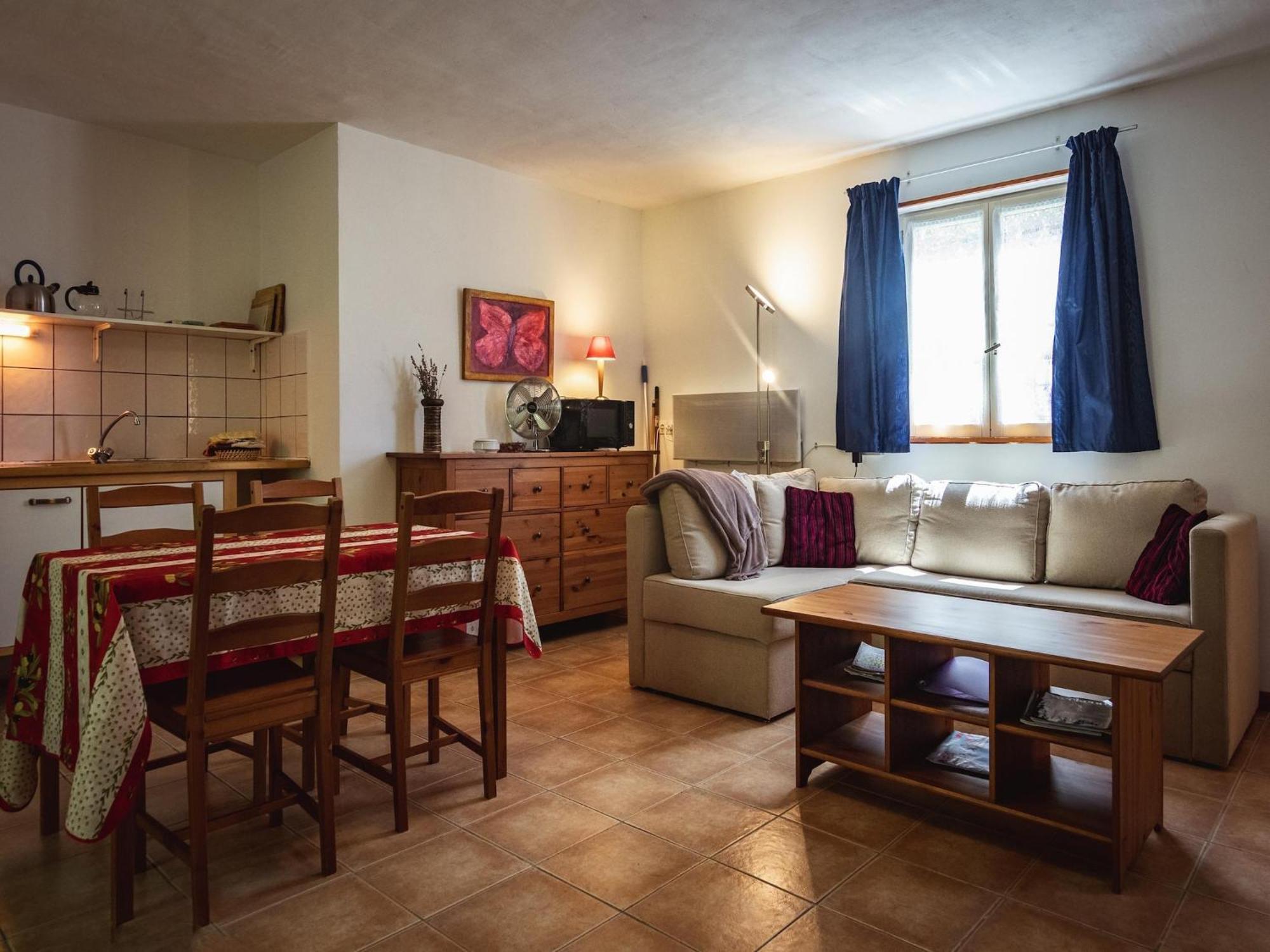 Appealing Apartment In Vezac With Swimming Pool Beynac-et-Cazenac Buitenkant foto