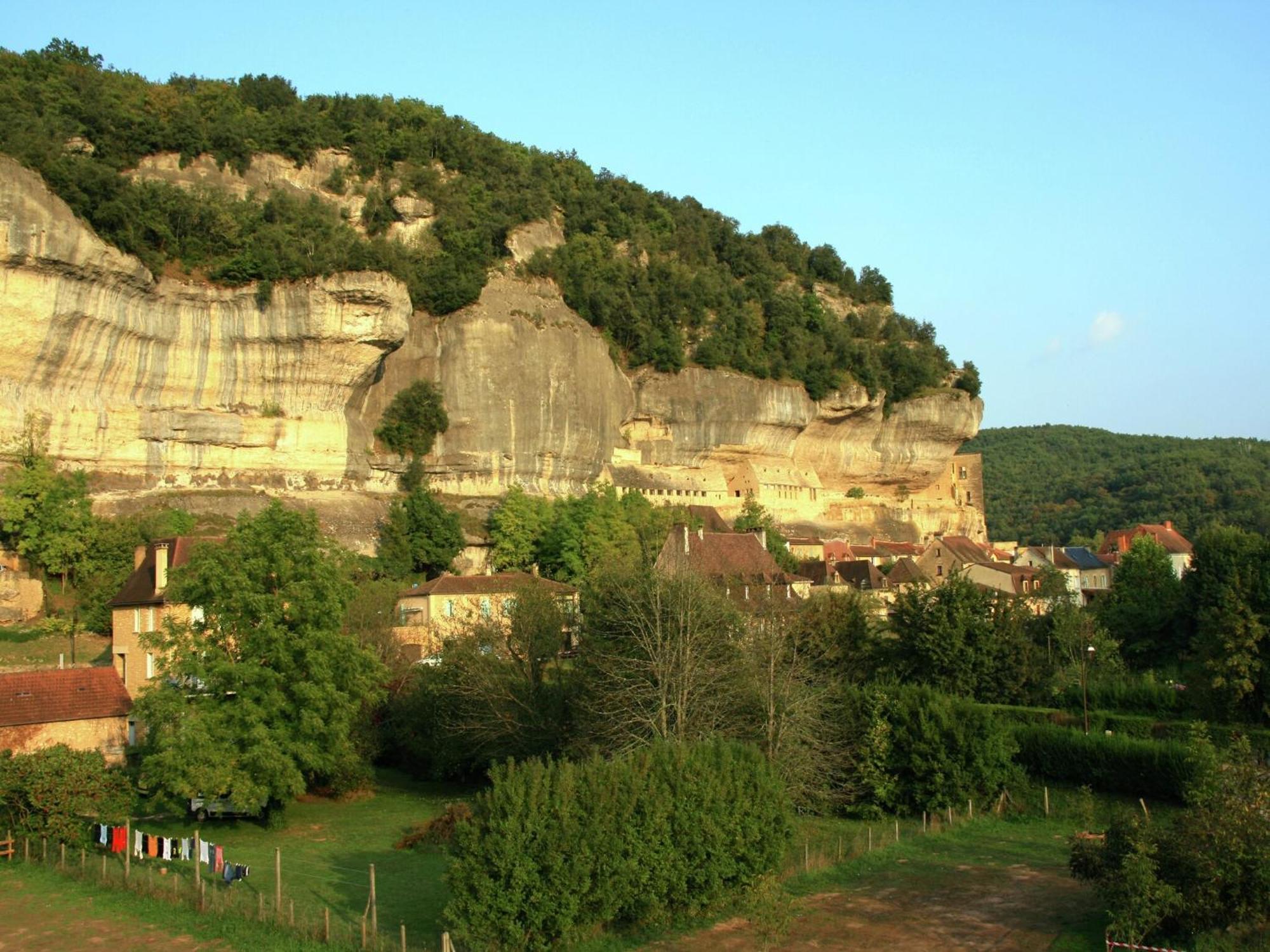 Appealing Apartment In Vezac With Swimming Pool Beynac-et-Cazenac Buitenkant foto