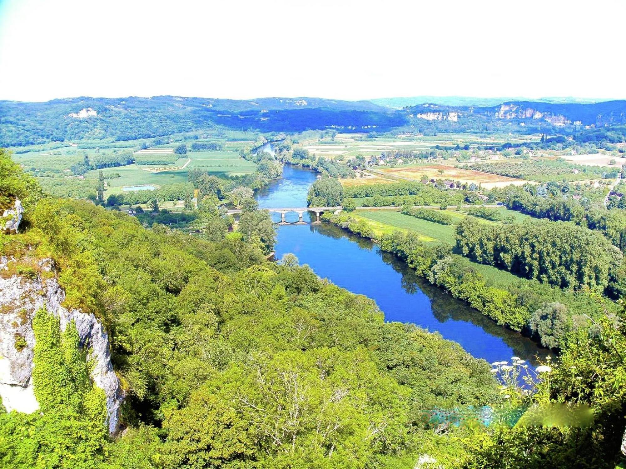 Appealing Apartment In Vezac With Swimming Pool Beynac-et-Cazenac Buitenkant foto